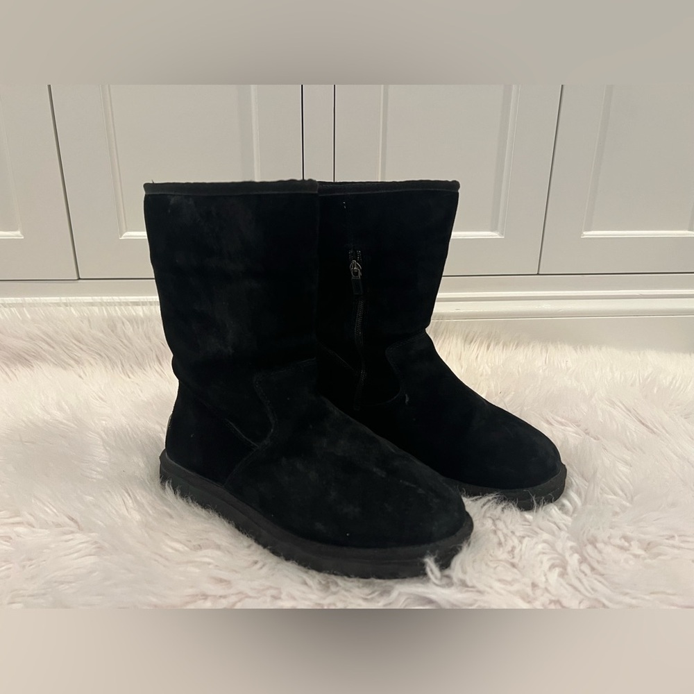 UGG Celvin Black Boots - size 8